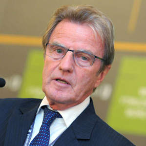 Bernard  Kouchner