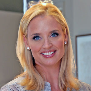 Laurie Dhue thumbnail