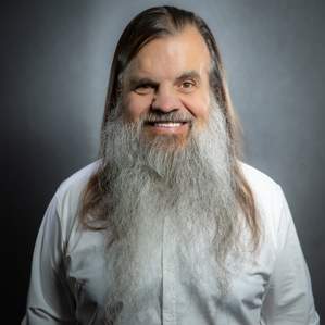 Bryan  Alexander